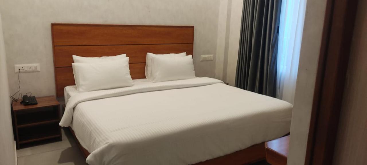 Cr Rivera Hotell Madurai Exteriör bild