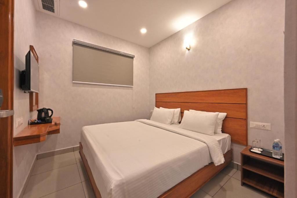 Cr Rivera Hotell Madurai Exteriör bild